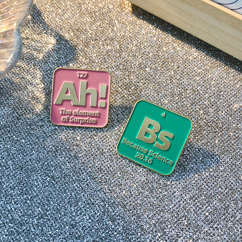 Periodic Table Enamel Pin Cust - Science Buddies recensie en prijs