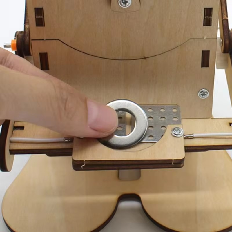 Coin Swallowing Eating Robot M - Science Robotics recensie en prijs